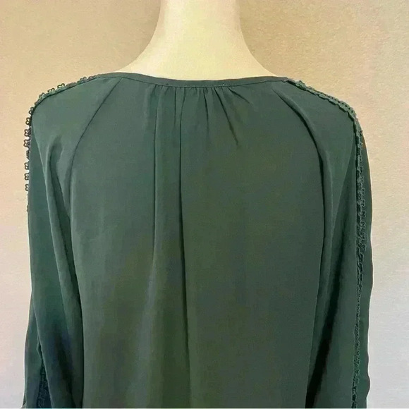41 Hawthorn dark green v neck long sleeve blouse size small with lace details - Picture 8 of 12